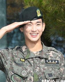 娱乐吃瓜酱当兵的气势,当兵的气势，热血沸腾的青春传奇